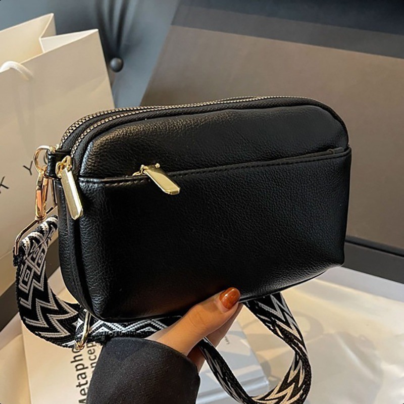Small versatile simple shoulder bag, women's mini crossbody bag, fashionable PU leather shoulder bag, versatile women's wide shoulder strap crossbody bag, wide shoulder strap square wallet