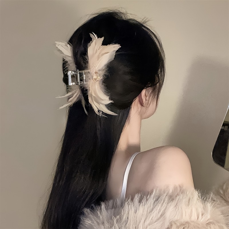 Elegant Ostrich Feather Hair Claw - Large, Strong Grip Shark Clip for Ballet & Stage Performances - Vintage Style Alloy Accessory