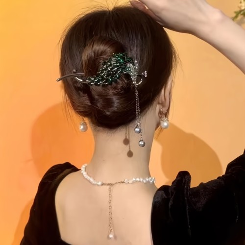 Peacock Hairpin with Rhinestone Decoration, a Secure Clip Suitable for Thick Hairstyles And Ponytails.