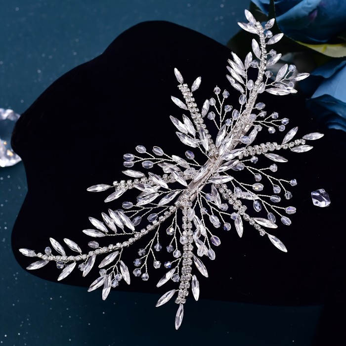 A Stylish Women'S Rhinestone Hair Clip, Handcrafted Bridal Hair Accessory Suitable for Weddings, Parties, And Proms.
