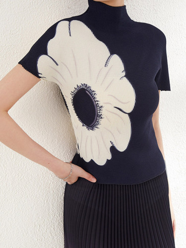 Pleated Flower Print Short Sleeves Mock Neck T-Shirts Tops