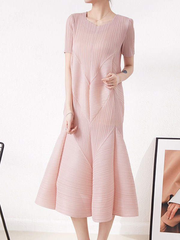 Solid Color Pleated Short Sleeves Normcore Round-Neck Midi Dresses