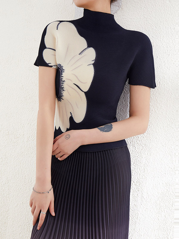 Pleated Flower Print Short Sleeves Mock Neck T-Shirts Tops