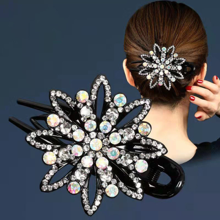 Luxurious Rhinestone Hair Claw Clip - Stylish Long Acrylic Duckbill Grip for Women, Simple yet Sophisticated Hair Accessory with Secure Hold and Easy to Use Design