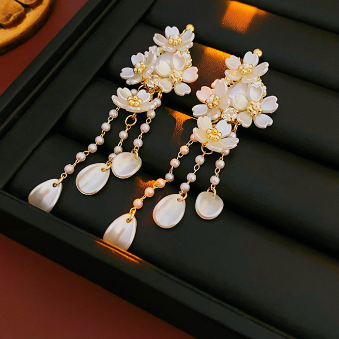 2pcs Silvery Needle Flower Pearl Tassel Long Earrings, Light Luxury, Niche High-End Design, Elegant Temperament, Retro Fashion Earrings