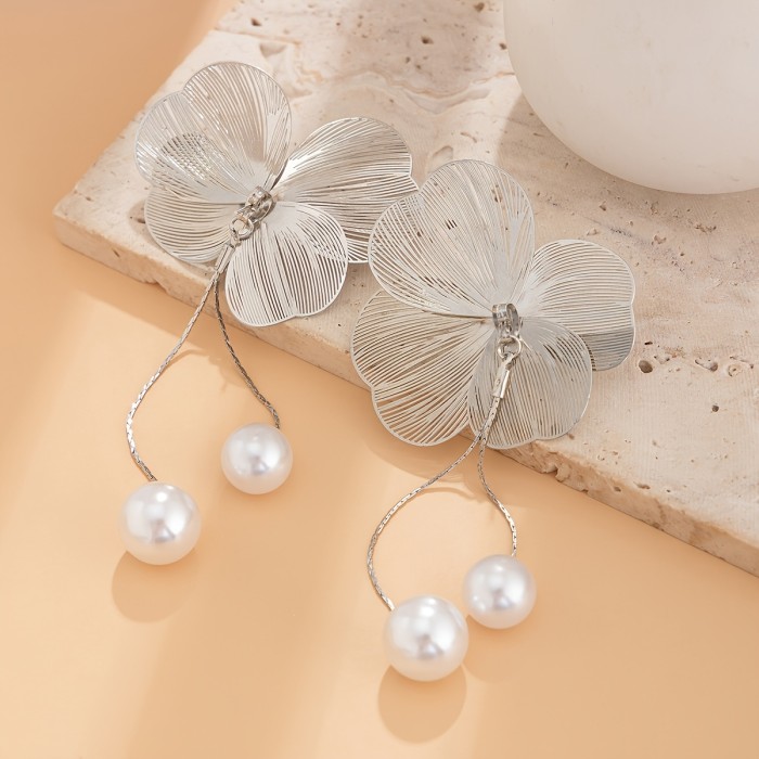 A Pair Of Sweet And Elegant Earrings With Imitation Pearl Flowers And Tassels For Women's Holidays, Birthdays, Dates, Dance Parties, Vacations, Shopping, Daily Commuting Accessories