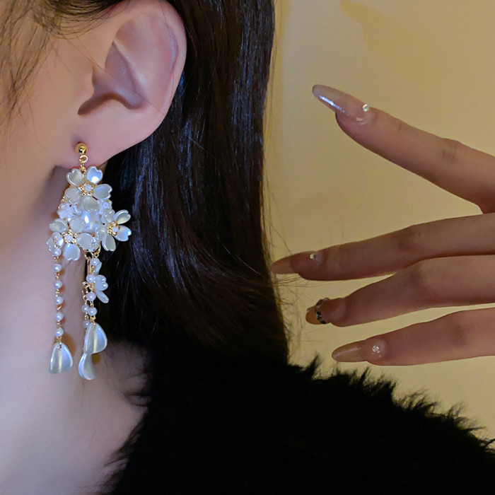 2pcs Silvery Needle Flower Pearl Tassel Long Earrings, Light Luxury, Niche High-End Design, Elegant Temperament, Retro Fashion Earrings
