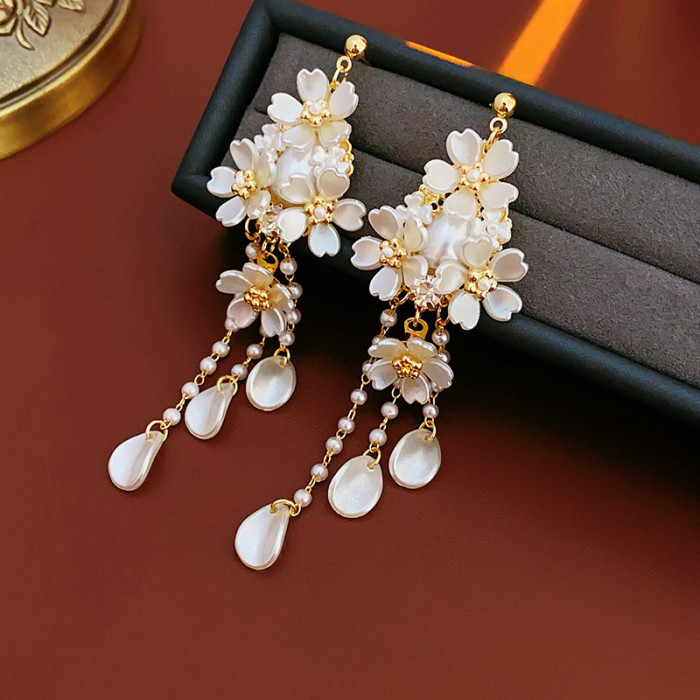2pcs Silvery Needle Flower Pearl Tassel Long Earrings, Light Luxury, Niche High-End Design, Elegant Temperament, Retro Fashion Earrings