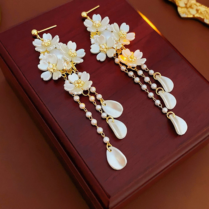 2pcs Silvery Needle Flower Pearl Tassel Long Earrings, Light Luxury, Niche High-End Design, Elegant Temperament, Retro Fashion Earrings