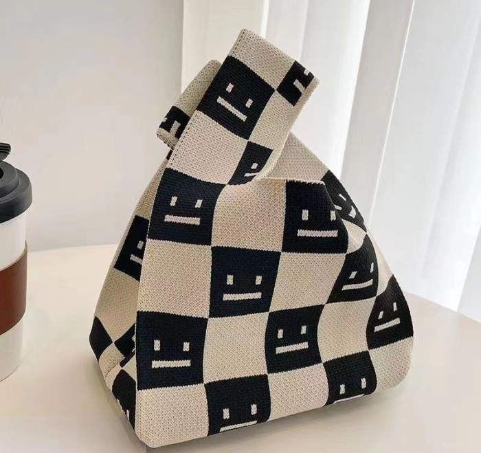 Geometric Contrast Color Woven Handbag