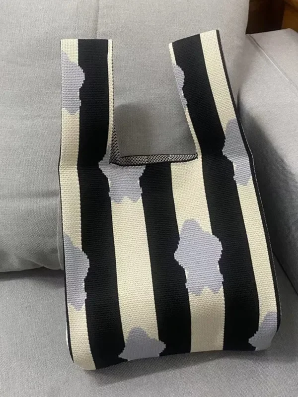 Geometric Contrast Color Woven Handbag