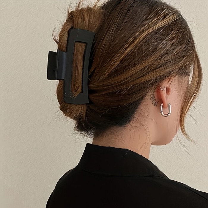 1pc Black Hair Clip For Women, High Ponytail Holdier, Back Head Clip, Small Shark Claw Hairpin Headwear Clip Mette Texture