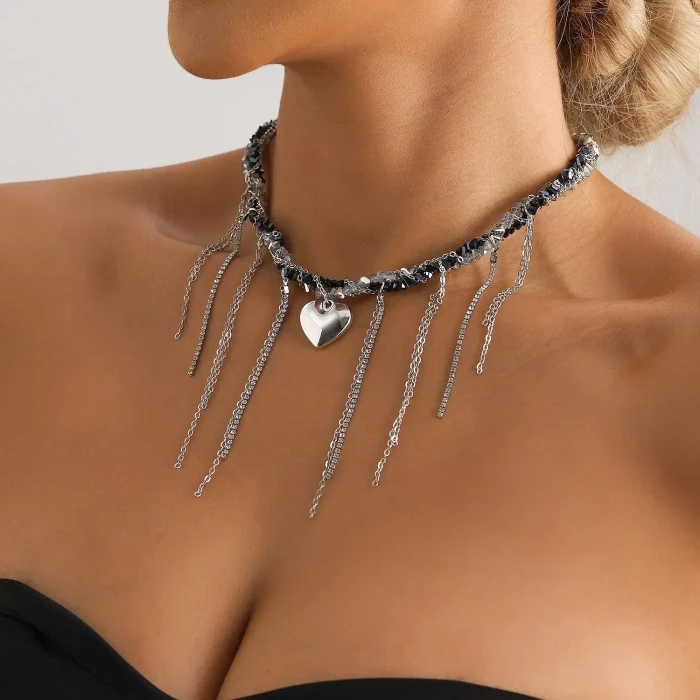 European and American Jewelry Ins Fashion Heart Tassel Pendant Trendy Temperament Collarbone Chain Design Necklace Chokers
