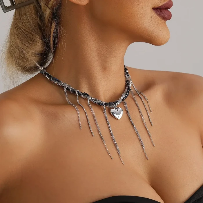 European and American Jewelry Ins Fashion Heart Tassel Pendant Trendy Temperament Collarbone Chain Design Necklace Chokers