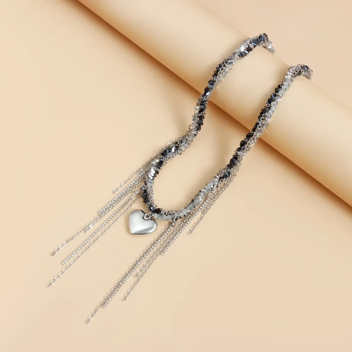 European and American Jewelry Ins Fashion Heart Tassel Pendant Trendy Temperament Collarbone Chain Design Necklace Chokers