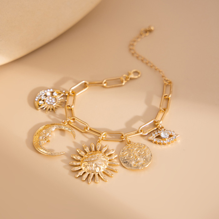 Moon Eye Crystal Pendant Bracelet Exaggerated Sunflower Metal Bracelet for Women Exquisite Luxurious Hiphop Rock Jewelry Gift