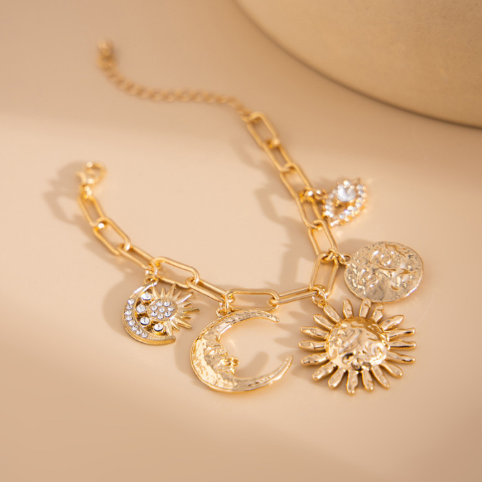 Moon Eye Crystal Pendant Bracelet Exaggerated Sunflower Metal Bracelet for Women Exquisite Luxurious Hiphop Rock Jewelry Gift