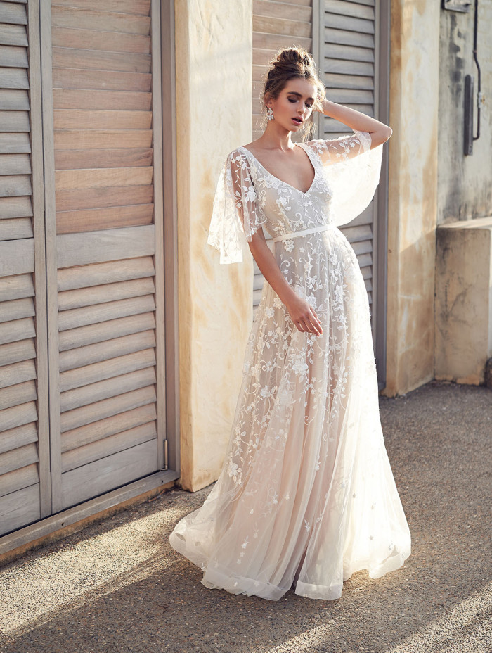 Elegant Formal Solid Lace Backless V Neck Dresses