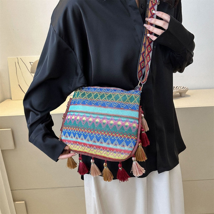 Women’s Vintage Crossbody Bag – Coffee Brown Small Purse with Chain Strap & Zipper