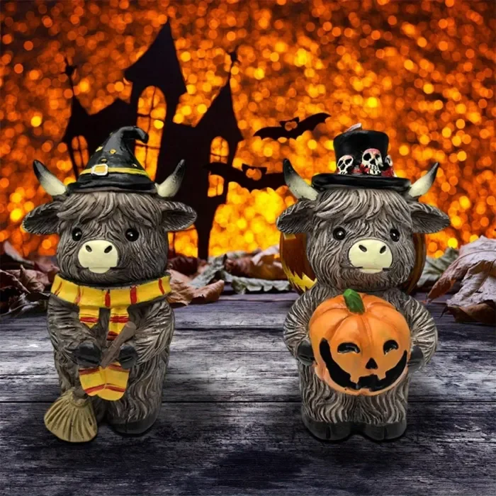 2pcs Halloween Highland Cow Figurines – Autumn Pumpkin Maple Leaf Resin Statues, Rustic Farmhouse Fall Decorations for Home, Garden & Table Decor