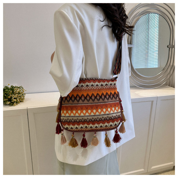 Women’s Vintage Crossbody Bag – Coffee Brown Small Purse with Chain Strap & Zipper