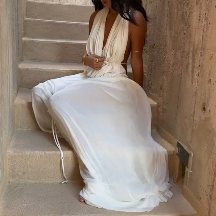 Women's Backless Halter 2 Piece Set – Deep V Top & Pleated Skirt Outfit