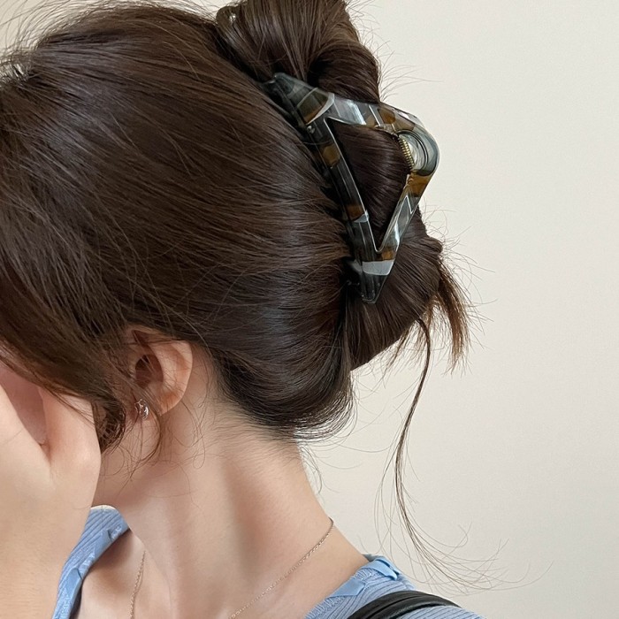 Large Retro Leopard Print Hair Clip with Bowknot - Color-Blocked Tortoiseshell-like Shell Design, Vintage Elegant Hair Accessory for Women