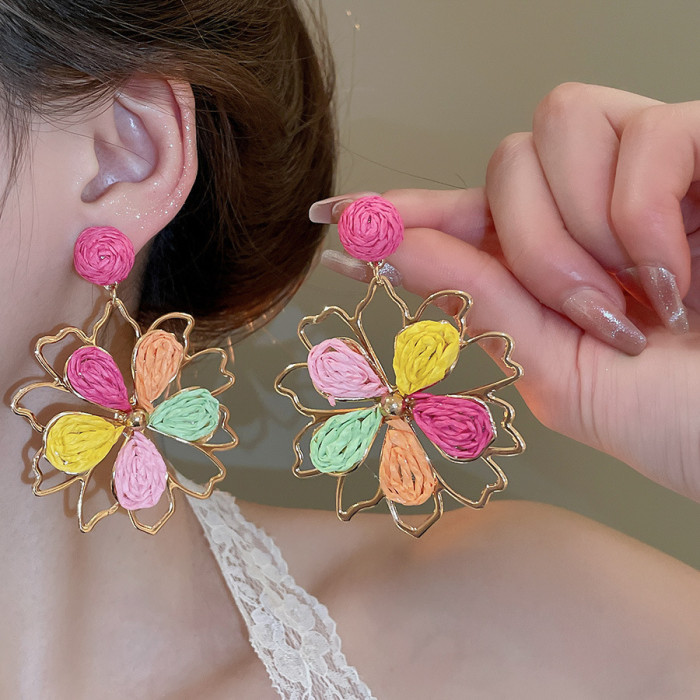 Exquisite White Color Shell Flower Long Tassel Earrings for Women Ins Style Statement Plant Elegant Ear Jewelry Accessories