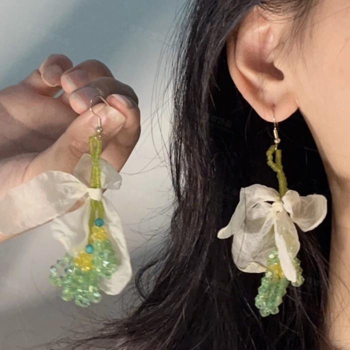 Exquisite White Color Shell Flower Long Tassel Earrings for Women Ins Style Statement Plant Elegant Ear Jewelry Accessories