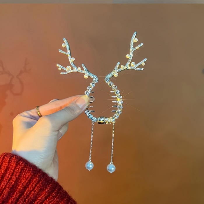 Single elegant Christmas reindeer horn hairpin with rhinestone round base and red berry detail - festive headpiece for women and s over 14 years old, Christmas hair accessory, Seasonal Fashion, Holiday Hairpin, Stylish Holiday Clip, Delicate Craftsmanship, Decorative Hair Clip, Holiday Headwear, Teen Holiday Wear