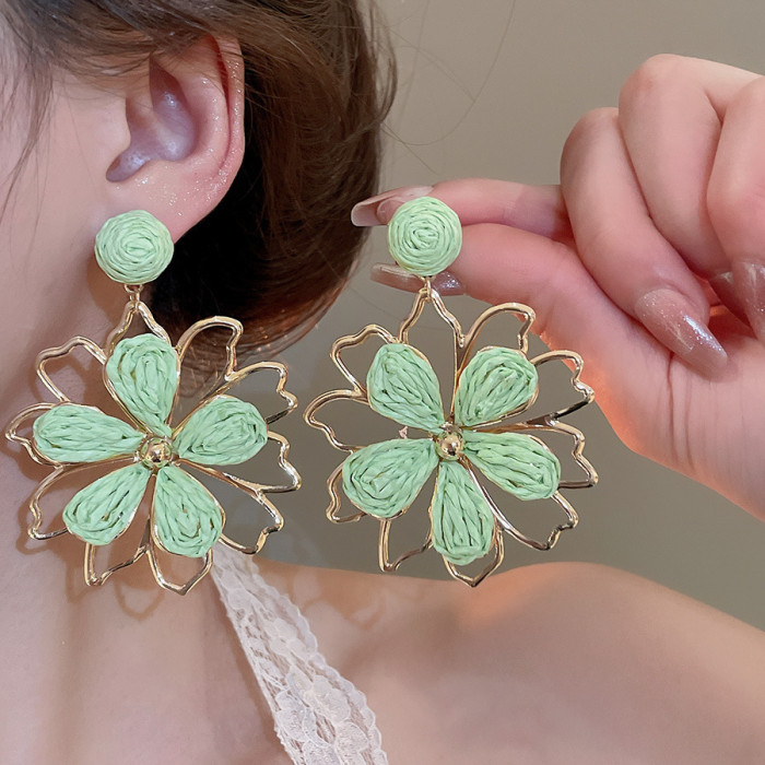 Exquisite White Color Shell Flower Long Tassel Earrings for Women Ins Style Statement Plant Elegant Ear Jewelry Accessories