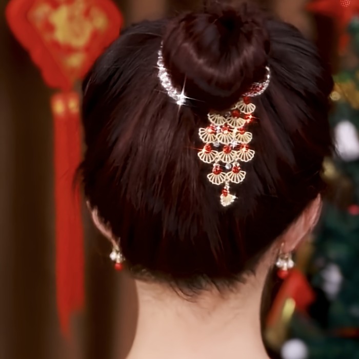 Elegant Peacock Hair Clip - Sparkling Metal Bun Holder for Women & Girls, Perfect for Valentine's Day, New Year's Parties & Photo Props