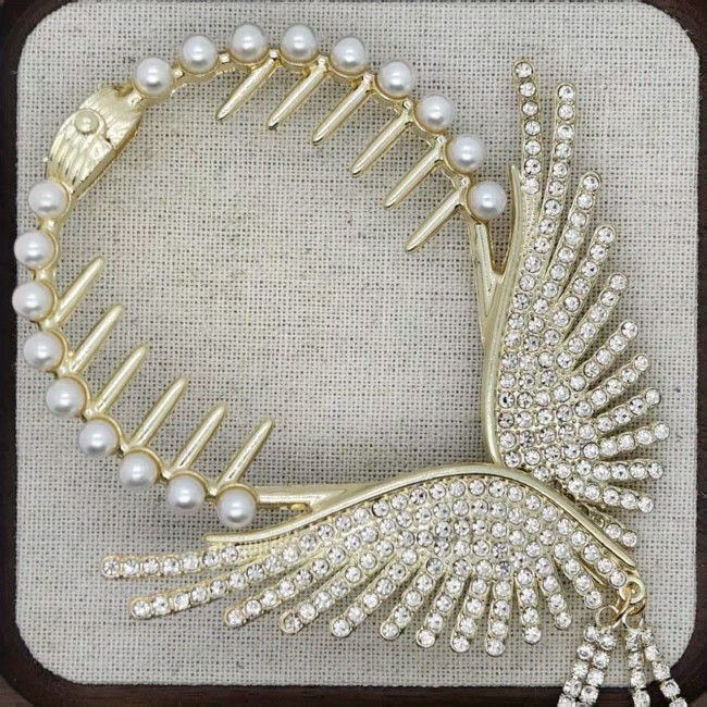1pc Innovative Sparkling Butterfly Wings Tassel Hair Clip - Elegant Rhinestone And Decorative Ponytail, Chic Headwear for Women And s, Cute\u002Fsweet Style, Special Occasion Accessory, Perfect Gift for Wife, Daughter, Mother, Friend!