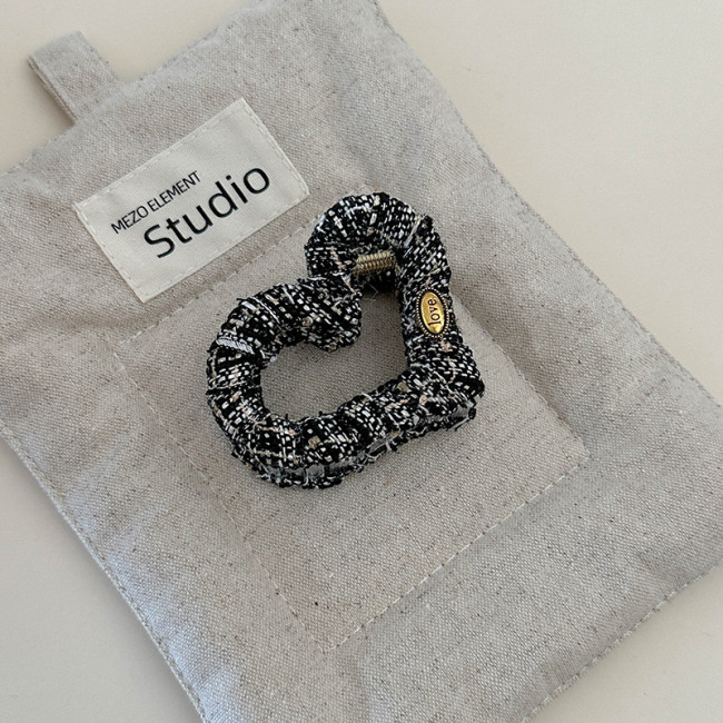 💕Elegant Heart Hair Clip 💫 Korean-Style Half-Updo Accessory for Women