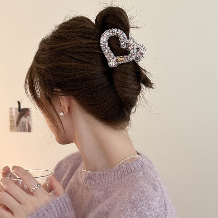 💕Elegant Heart Hair Clip 💫 Korean-Style Half-Updo Accessory for Women