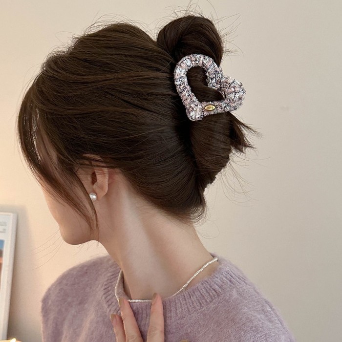 💕Elegant Heart Hair Clip 💫 Korean-Style Half-Updo Accessory for Women