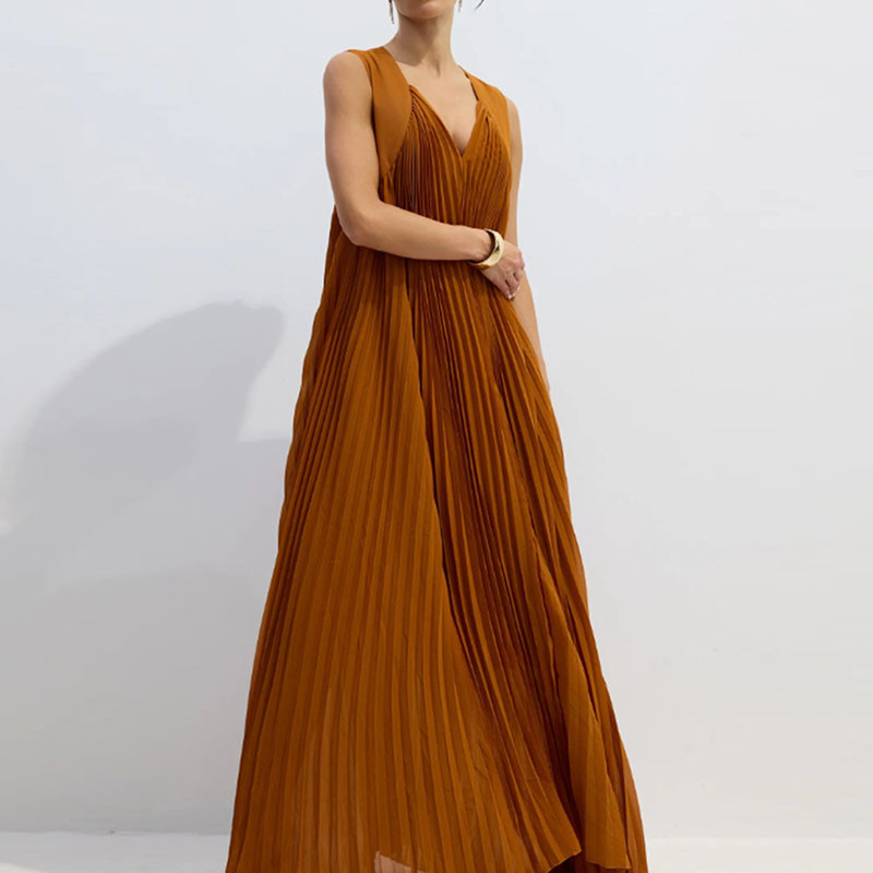 Women's V-neck Pleated Robe Dress Sexy Sleeveless Hollow Out Summer Camisole Dress Simple Solid Color Vacation Swing Long Dress