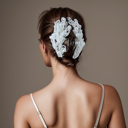 Elegant Resin Hair Claw Clip with Imitation Pearls and Beaded Accents, Oval-Shaped Large Women's Hair Accessory for Thick and Thin Hair, Sweet Retro Style, Single Piece, Suitable for Ages 14+, Ideal for Halloween and Daily Hairstyles