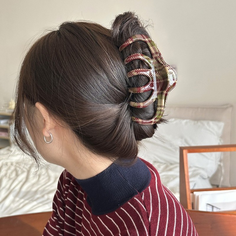 Large Korean Hair Clip - Elegant Red & Green Plaid Shark Grip, Secure Hold for Updos, Ponytails, Buns - Autumn Winter Hairstyle Accessories for Women, Formal & Everyday Events, Ponytail Holder, Sophisticated Design, Highend Texture, Decorative Hairpiece, Fashion Lovers