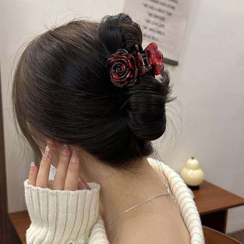 Elegant Floral Acetate Hair Claw 🌸 | Petal-Design Clip for Secure Updos