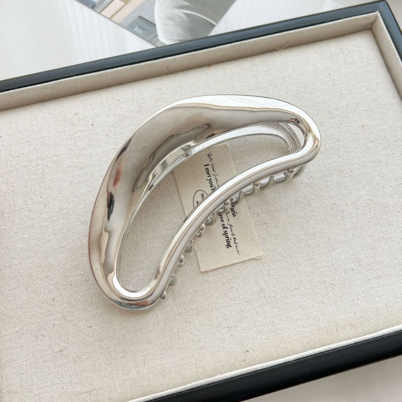 Elegant Shark Clip Hair Accessory - Large Metal Hair Claw with Intricate Design, Secure Hold for Updos & Formal Hairstyles, Durable Hair Clip for Women, Formal Hairpiece, Sophisticated Style, Metallic Finish