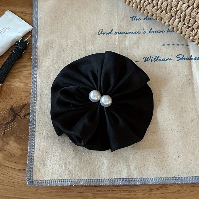 🌸 Elegant Pearl Satin Flower Hair Clip – Soft Pleated Round Design for Weddings & Parties 🌸