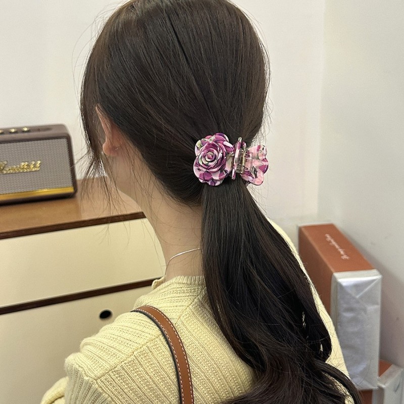 Elegant Floral Acetate Hair Claw 🌸 | Petal-Design Clip for Secure Updos