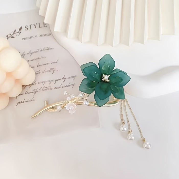 Vintage Lily Hairpin 🌿 | Green Lily-of-the-Valley Clip with Tassel & Beaded Elegance