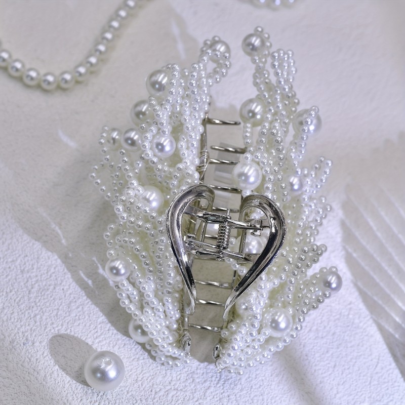 Elegant Resin Hair Claw Clip with Imitation Pearls and Beaded Accents, Oval-Shaped Large Women's Hair Accessory for Thick and Thin Hair, Sweet Retro Style, Single Piece, Suitable for Ages 14+, Ideal for Halloween and Daily Hairstyles