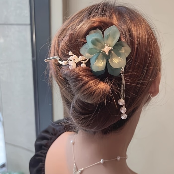 Vintage Lily Hairpin 🌿 | Green Lily-of-the-Valley Clip with Tassel & Beaded Elegance