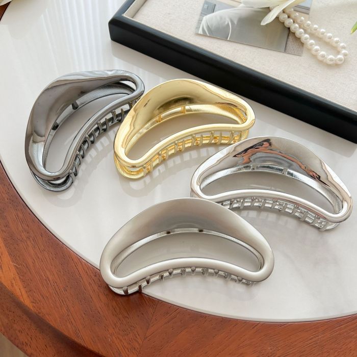 Elegant Metal Shark Hair Clip ✨ | Intricate Design with Secure Hold
