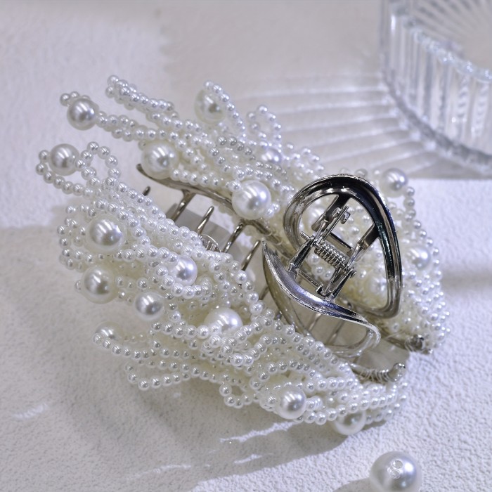 Elegant Resin Hair Claw Clip with Imitation Pearls and Beaded Accents, Oval-Shaped Large Women's Hair Accessory for Thick and Thin Hair, Sweet Retro Style, Single Piece, Suitable for Ages 14+, Ideal for Halloween and Daily Hairstyles