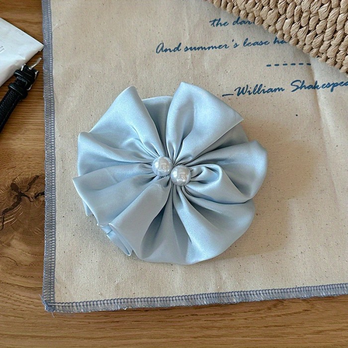 🌸 Elegant Pearl Satin Flower Hair Clip – Soft Pleated Round Design for Weddings & Parties 🌸