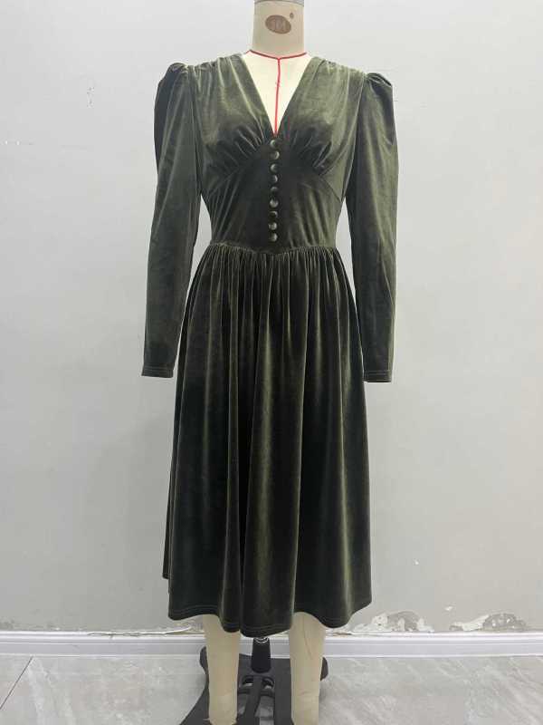 Vintage Velvet V-Neck Dress – Loose Long Sleeve Autumn Style with Button Details ✨🍂